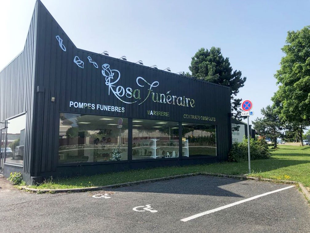 Magasin Rosa Funéraire à Saint-Germain, accueil et accompagnement familial